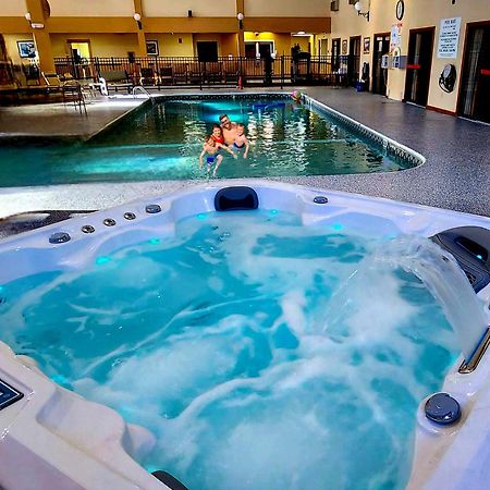 Katahdin Inn & Suites Millinocket ภายนอก รูปภาพ