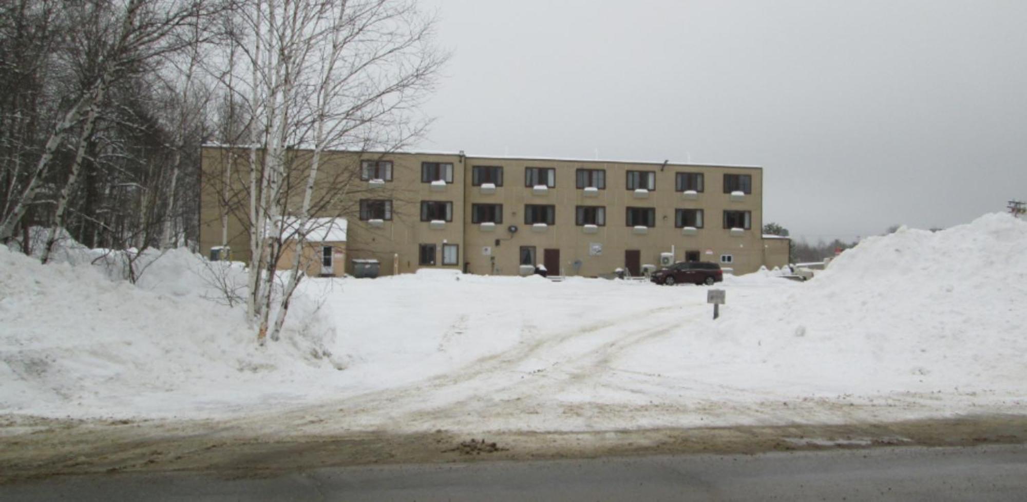 Katahdin Inn & Suites Millinocket ภายนอก รูปภาพ