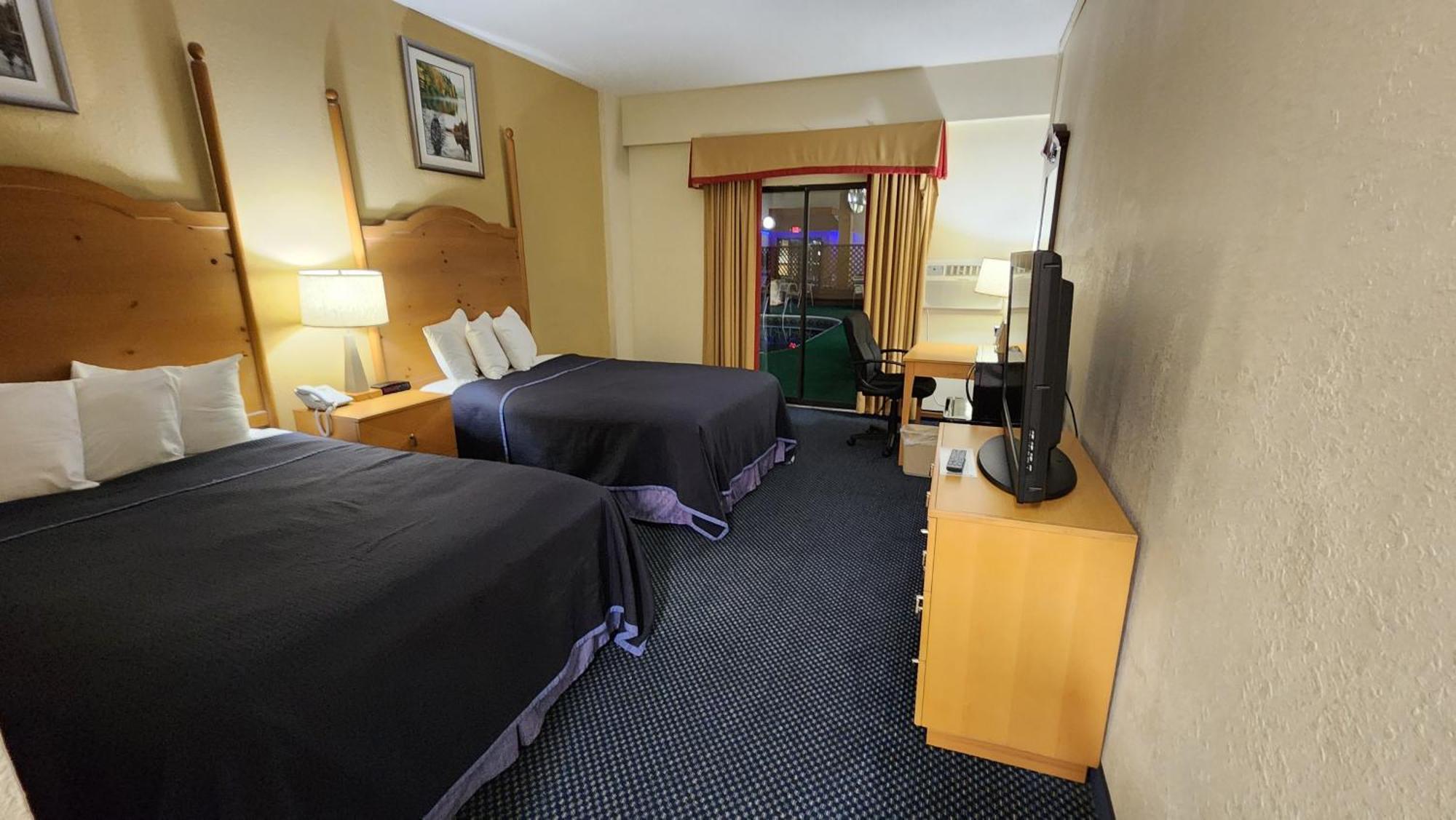Katahdin Inn & Suites Millinocket ภายนอก รูปภาพ