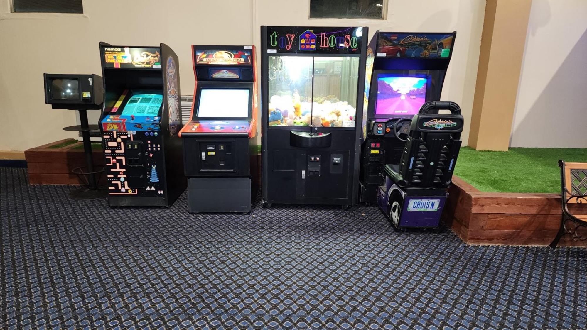 Katahdin Inn & Suites Millinocket ภายนอก รูปภาพ