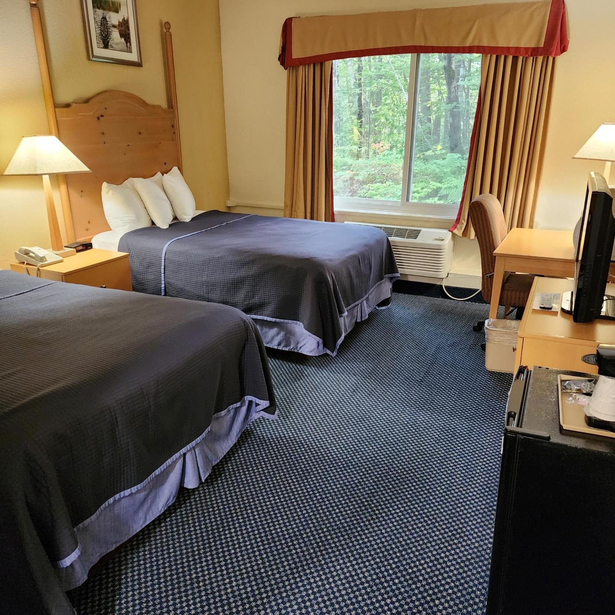 Katahdin Inn & Suites Millinocket ภายนอก รูปภาพ