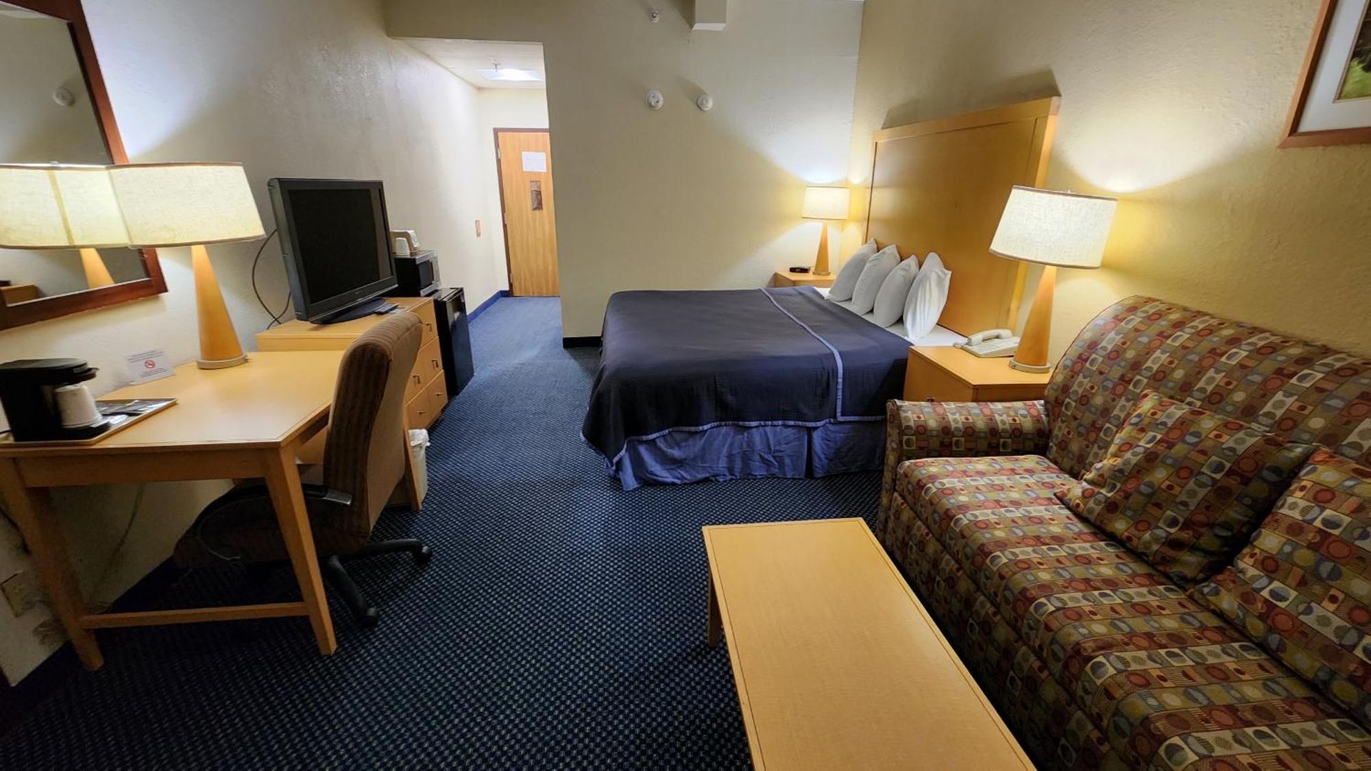 Katahdin Inn & Suites Millinocket ภายนอก รูปภาพ