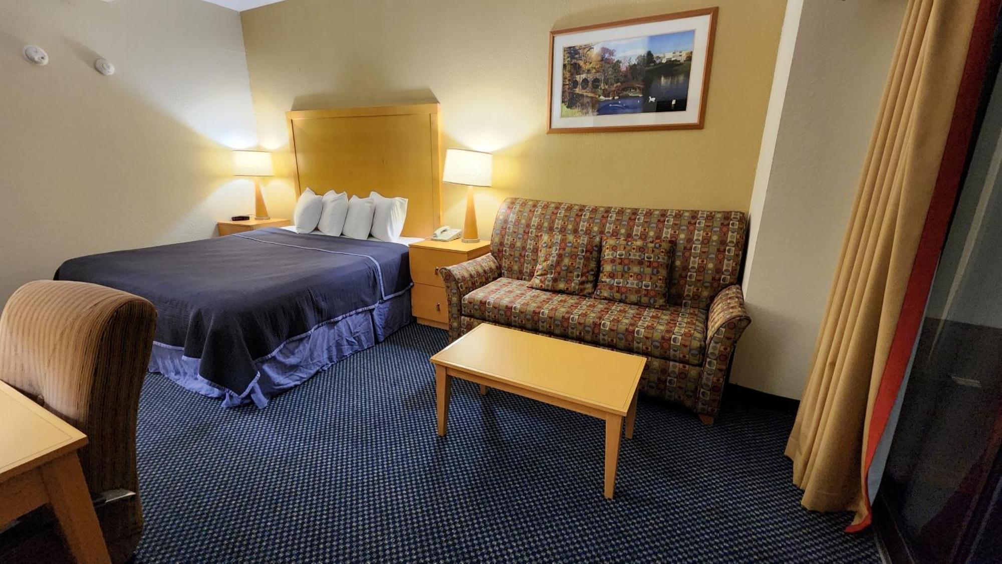 Katahdin Inn & Suites Millinocket ภายนอก รูปภาพ
