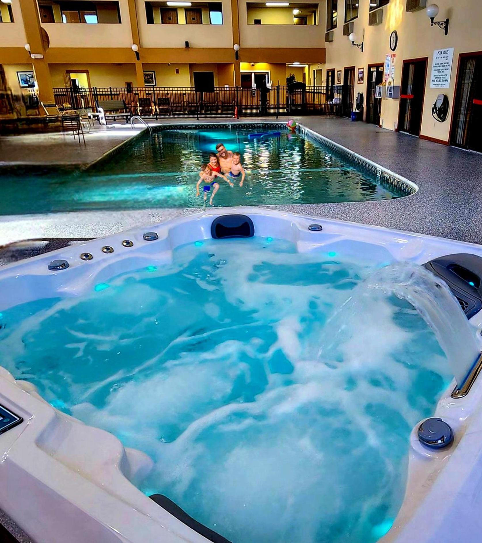 Katahdin Inn & Suites Millinocket ภายนอก รูปภาพ