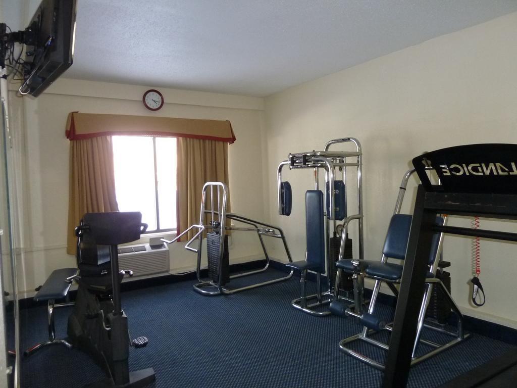 Katahdin Inn & Suites Millinocket ภายนอก รูปภาพ