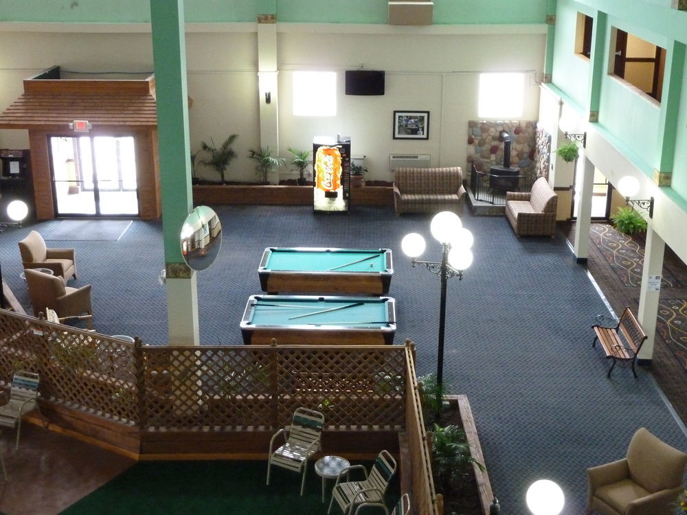 Katahdin Inn & Suites Millinocket ภายนอก รูปภาพ