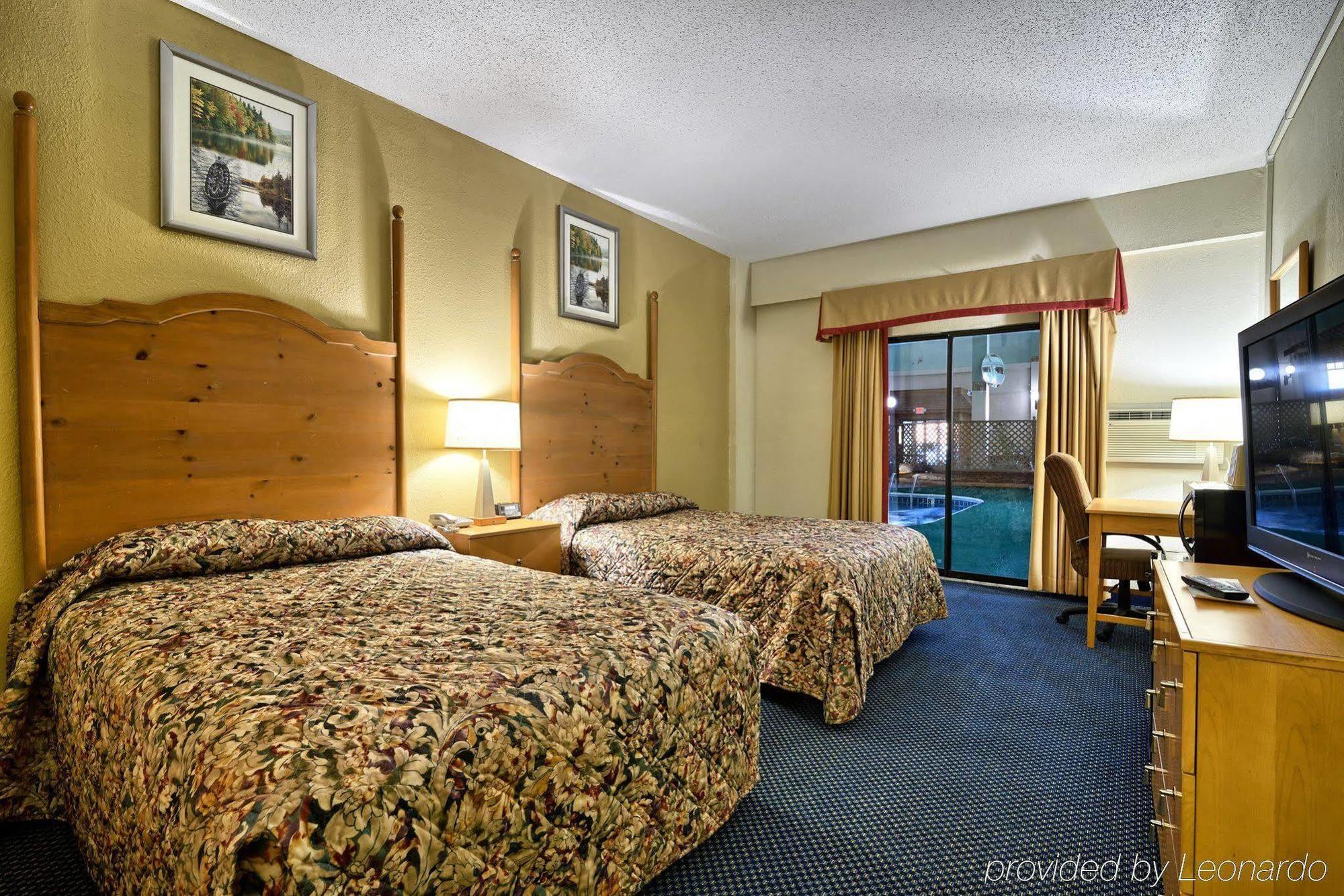 Katahdin Inn & Suites Millinocket ภายนอก รูปภาพ